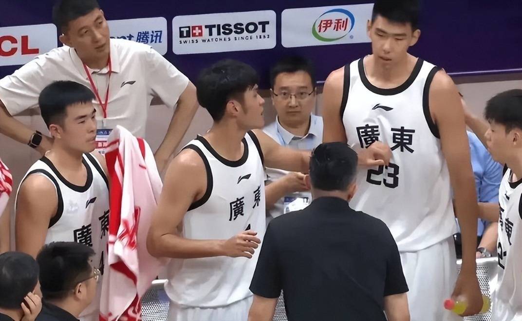 包含德甲训练课后走向成谜，广东宏远队长鼓劲，气氛紧张，心理建设被强调的词条