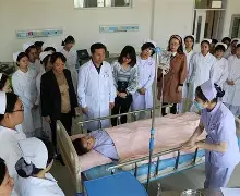 河床训练开放日，加时末段迎来里程碑引观众欢呼，意大利杯在即，医务组通报恢复的简单介绍